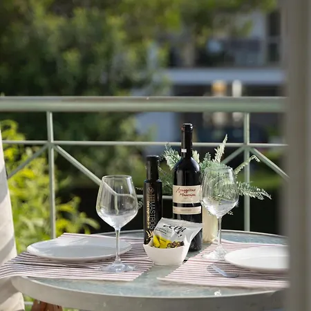 Limnos Gardens * פאפוס