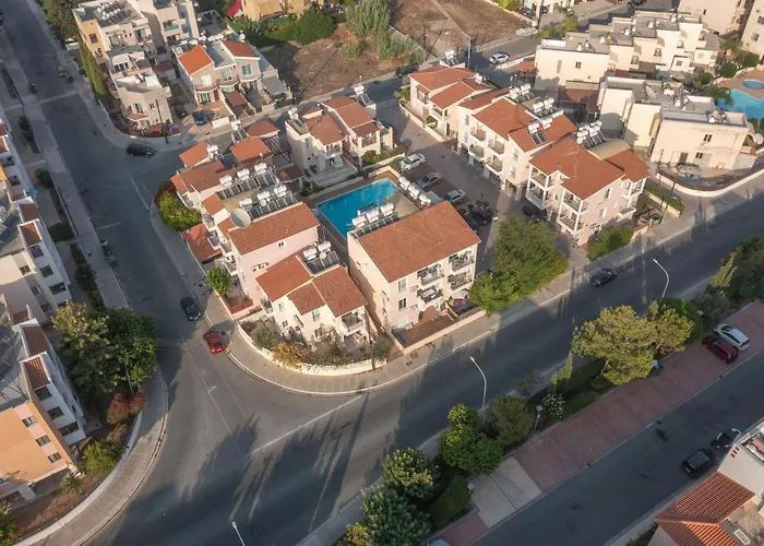 Limnos Gardens * Paphos